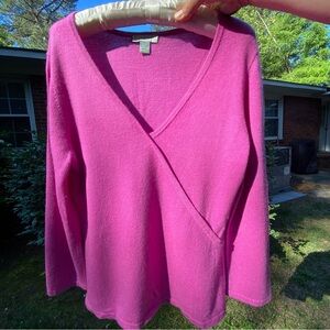 Vintage Geneva V-neck 100% cashmere sweater in fuchsia